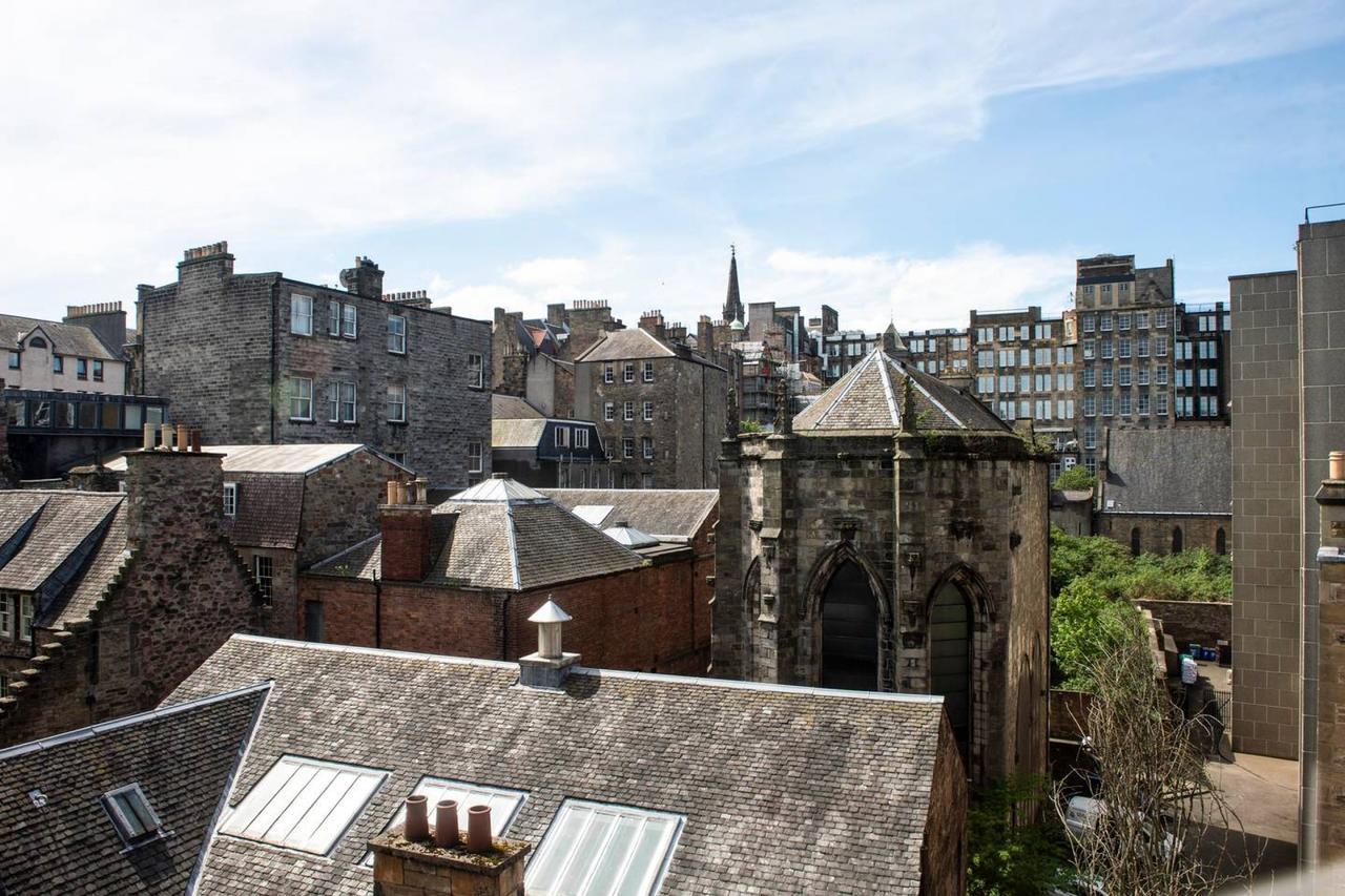 Joivy Old Town 1-Bed Apartment With Stunning Views Edinburgh Exterior photo